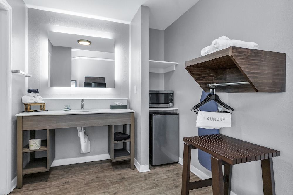 Inn At Rockaway 32/50