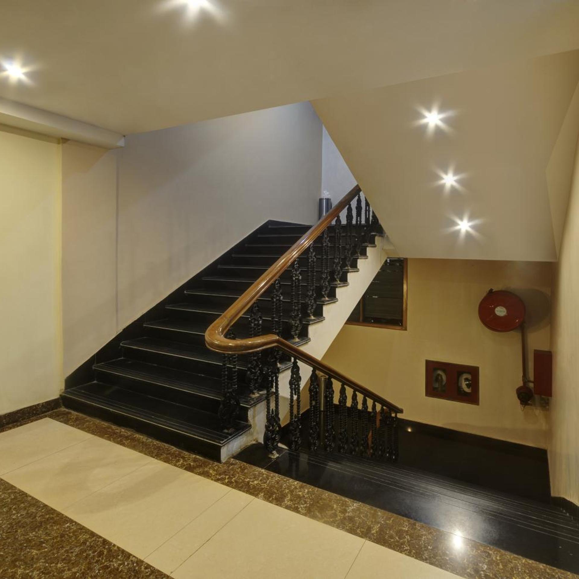 Oyo Premium Nayapalli Irc Village 50/72