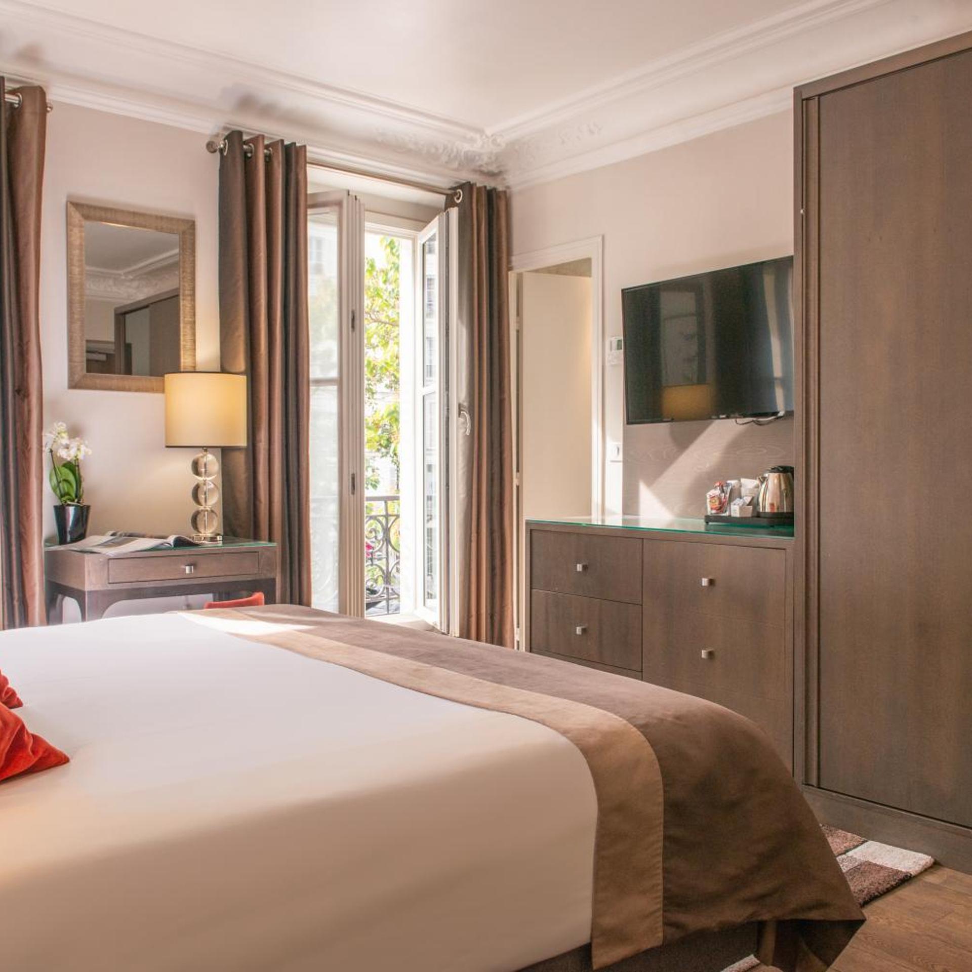 Deluxe, Double Bed, Arc De Triomphe View, Balcony