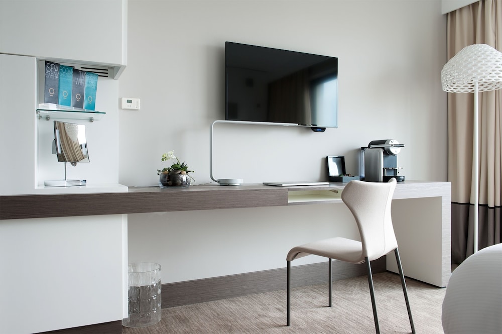 Lobby at Le Saint-Antoine Hotel and Spa, BW Premier Collection, RENNES
