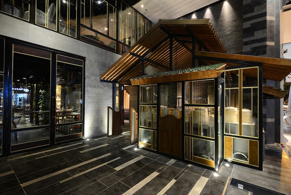 The Chi Boutique Hotel 45/66