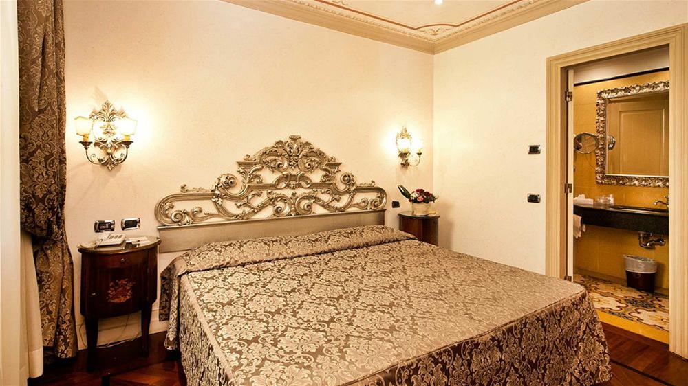 Hotel Aventino 15/84