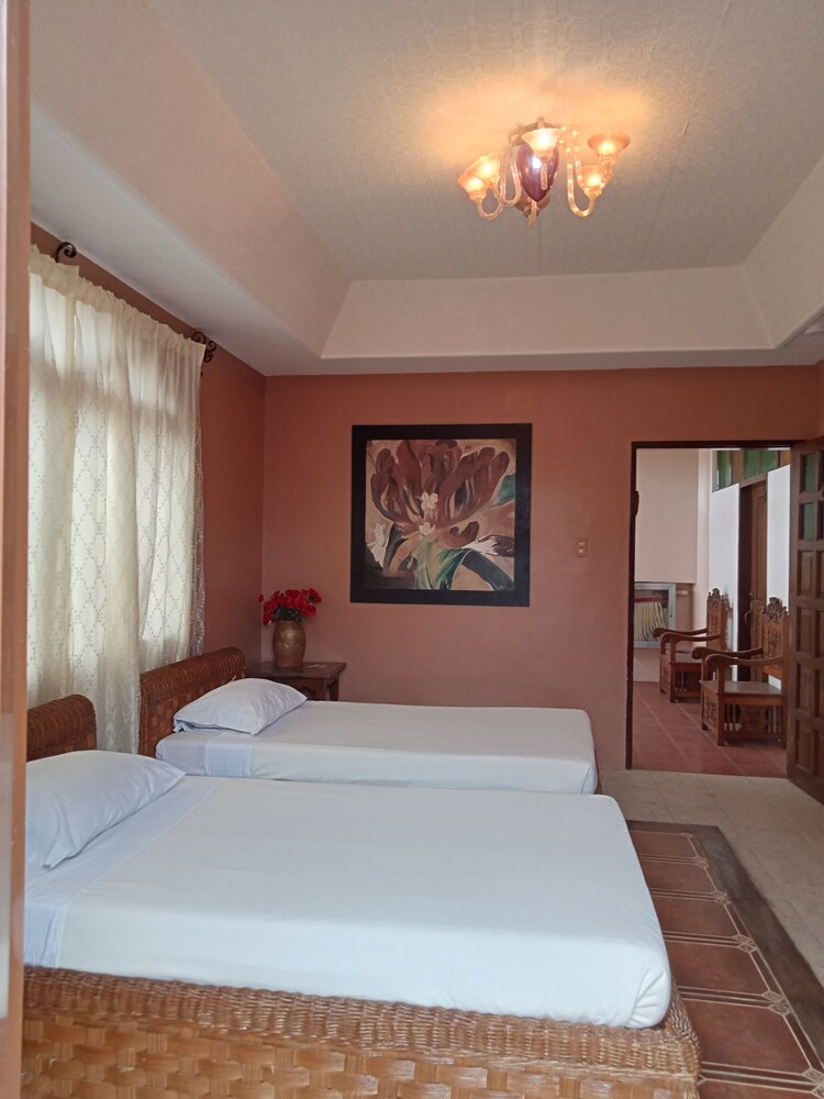 PRESIDENTIAL, SUITE