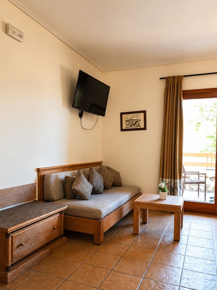 Mylos Hotel & Apartments 31/50