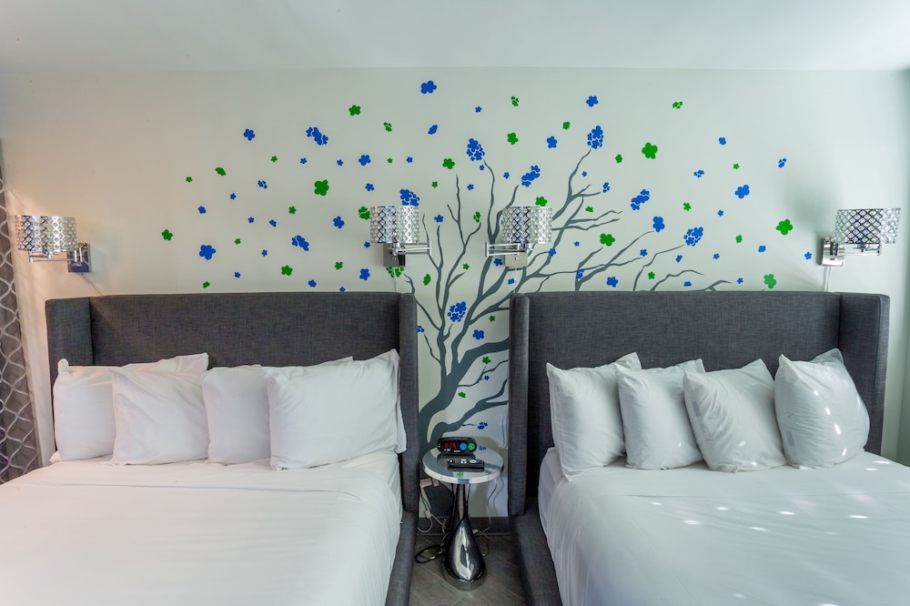 University Inn Tempe 32/45