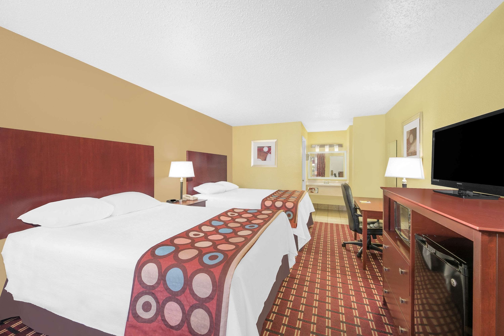 Room, 2 Queen Beds, Accessible, Super 8 By Wyndham Kerrville Tx 2/8