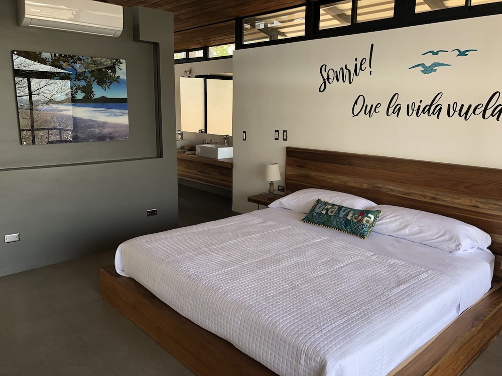 Deluxe, Studio, Suite, King Bed, Valley View