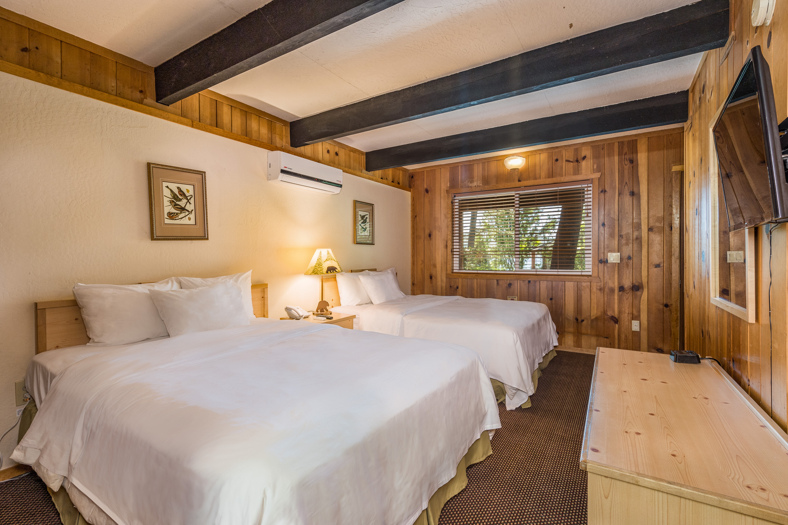 2 Queen Chalet
