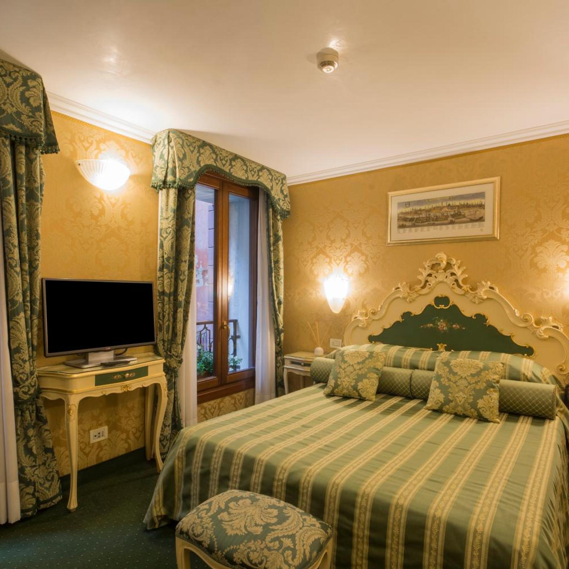 CLASSIC, DOUBLE BED