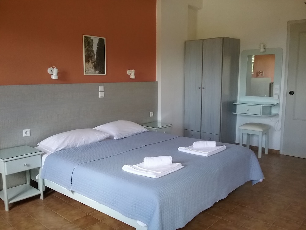 ILONA APARTMENTS 20/50