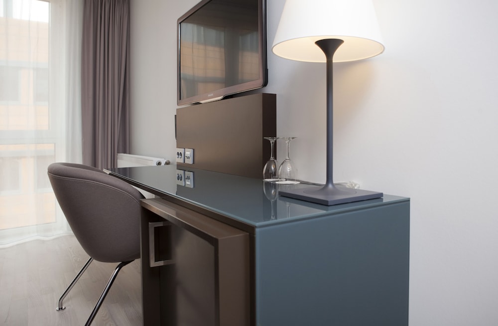 QUALITY HOTEL WATERFRONT 36/47