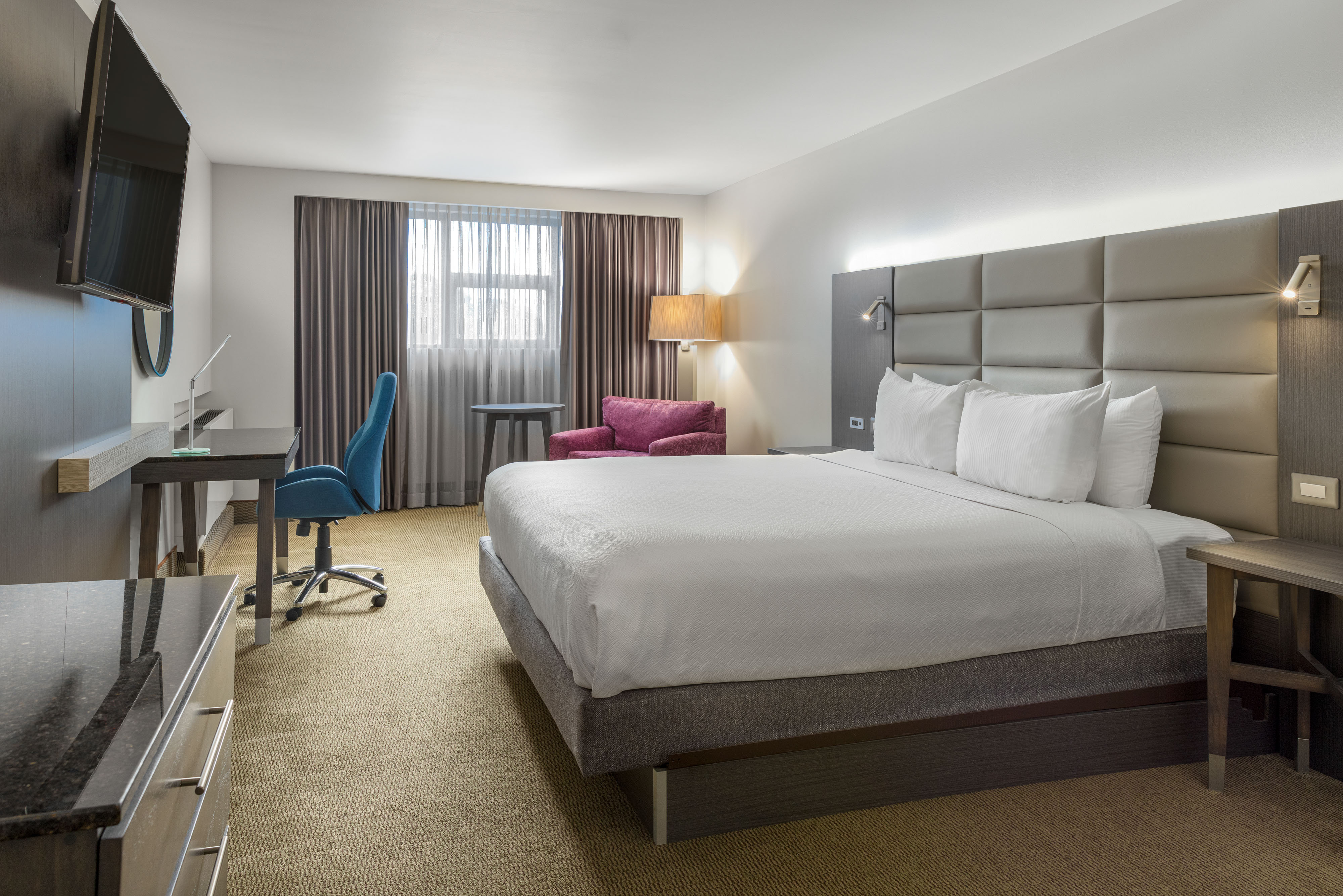 Leisure, King Bed