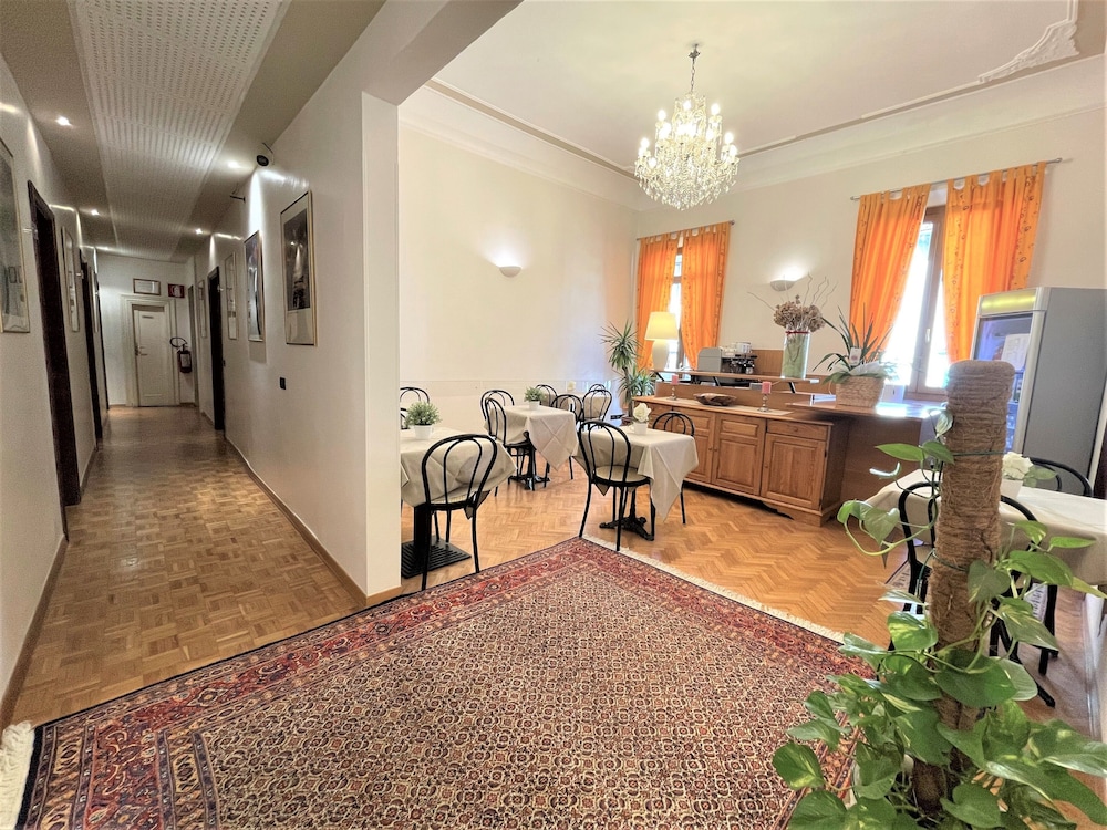 HOTEL LEOPOLDA 11/50