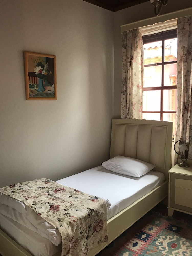 Ninova Pension 12/50