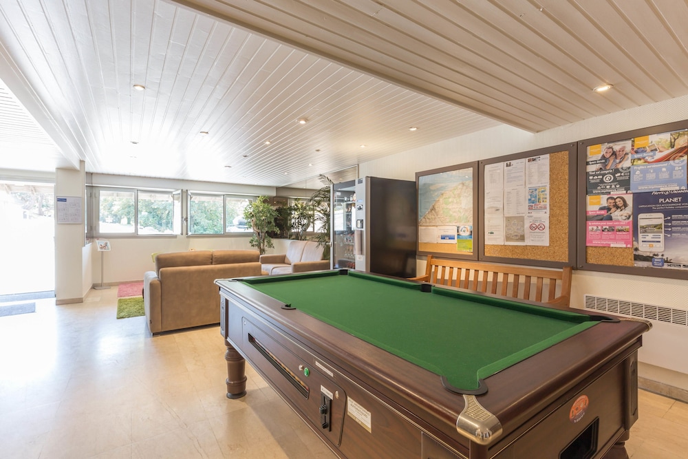 swimming pool spa