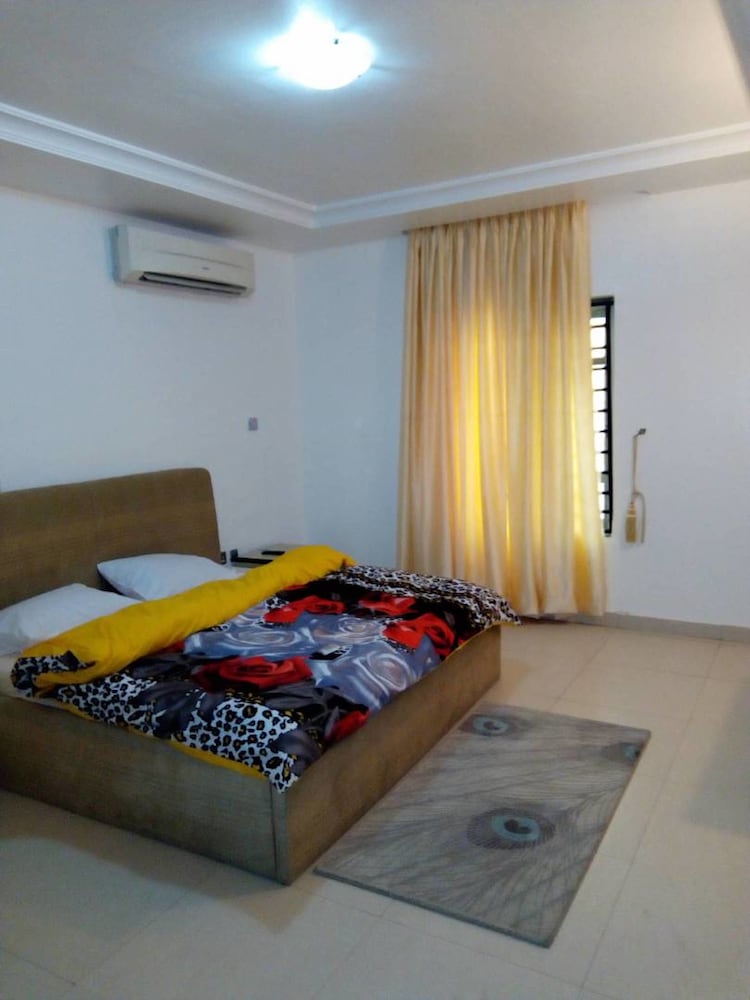 3 BEDROOMS, DELUXE, APARTMENT