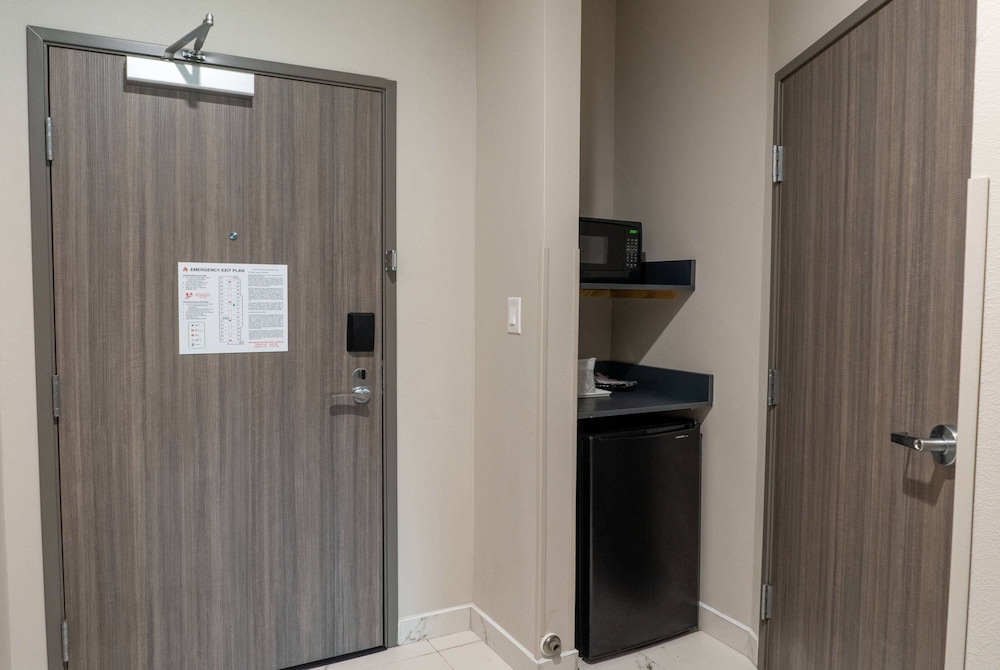 La Quinta Inn & Suites by Wyndham Corpus Christi Southeast 26/56
