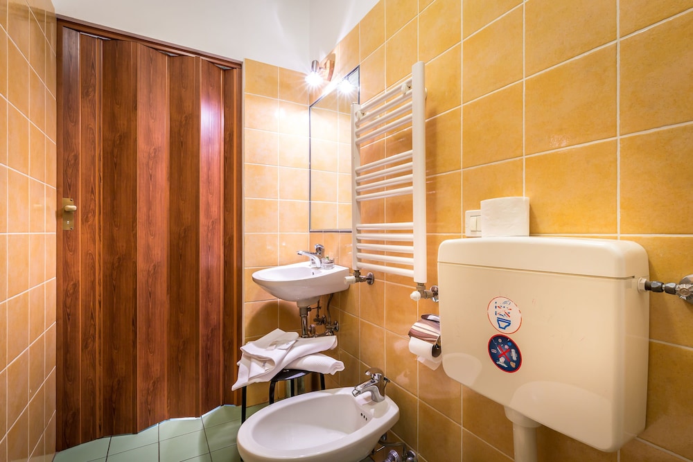 Hotel Ferretti 32/58