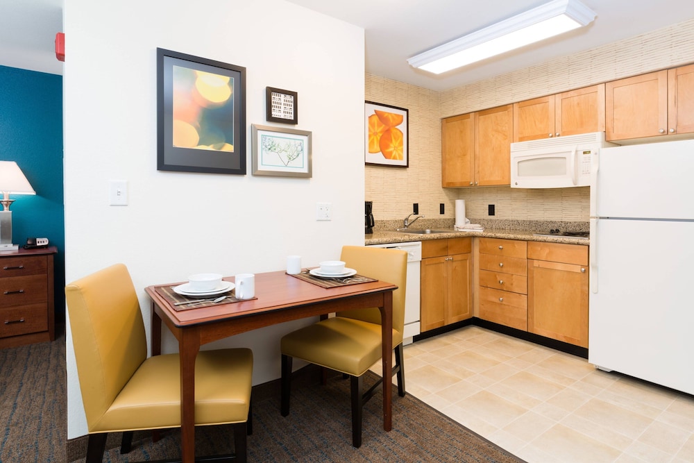 Residence Inn by Marriott Baton Rouge near LSU 24/34