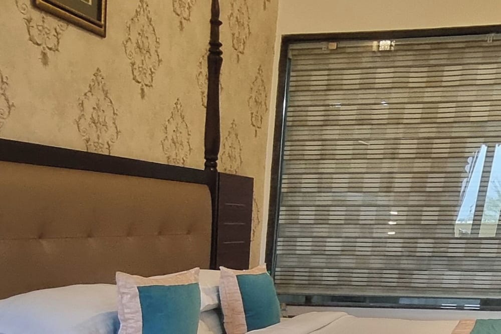 غرفة بريميوم بسرير كينج، HOTEL LABH GARH PALACE 5/8