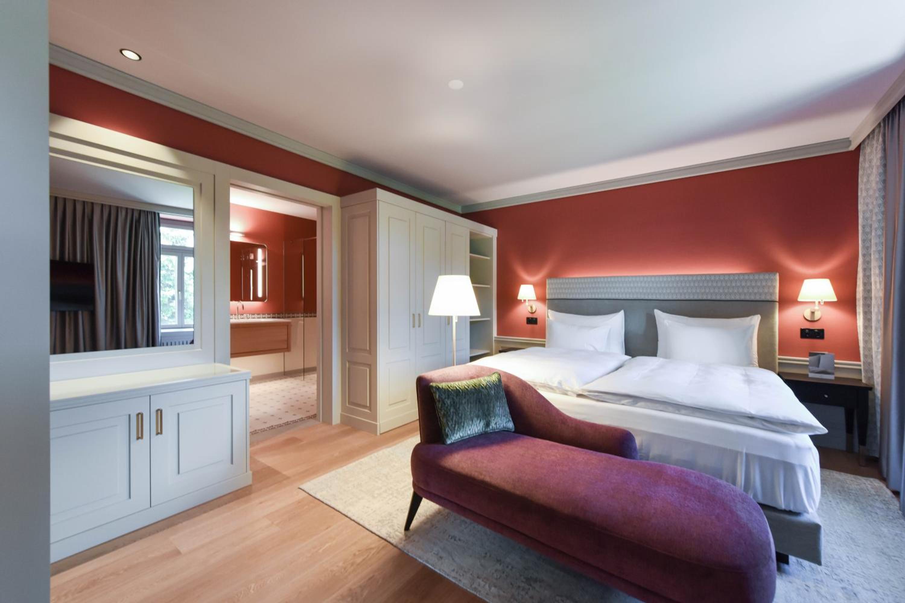 Cresta, Suite, Corner