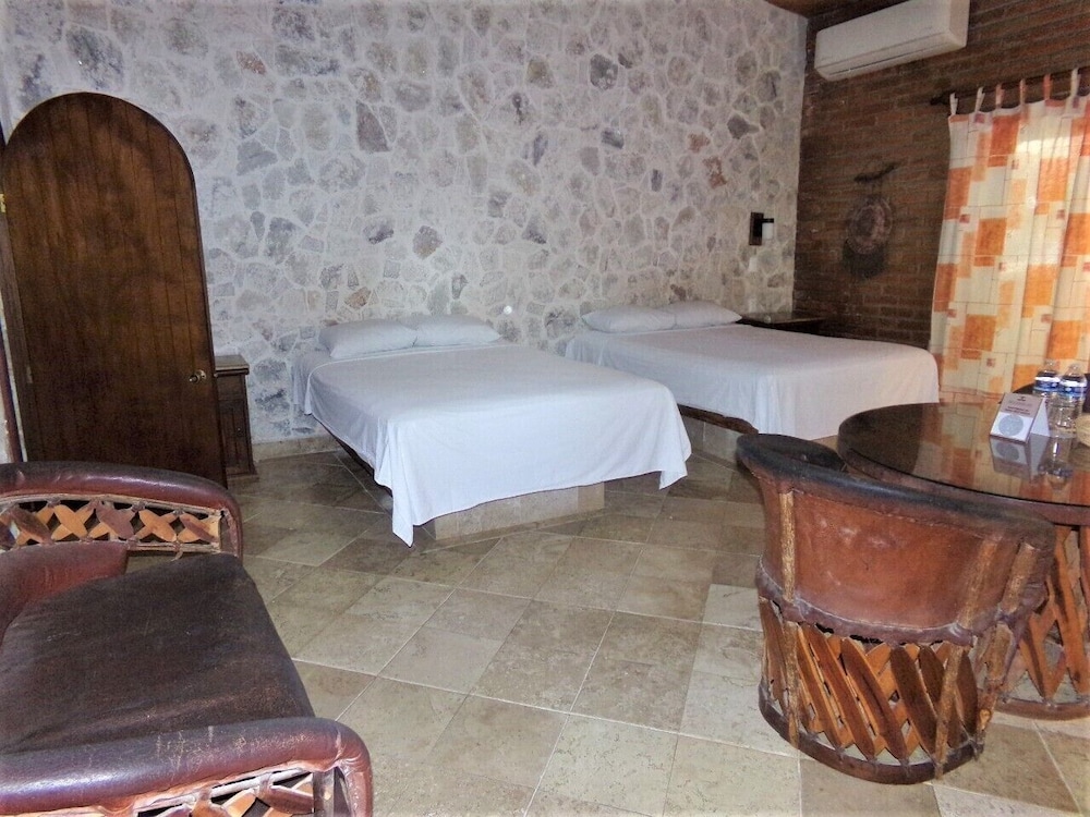 Hotel Casa del Lirio 24/46
