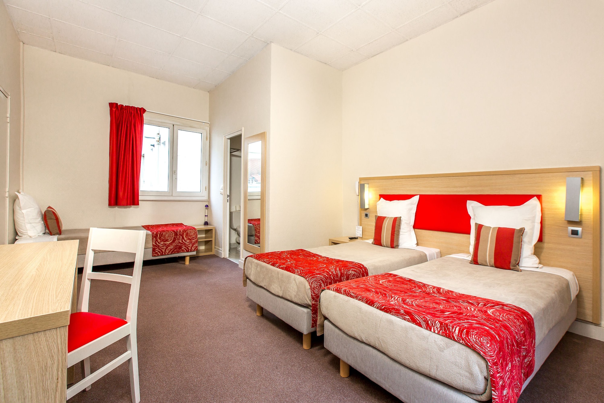 ROOM, TRIPLE