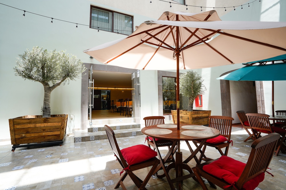 Hotel Senorial 27/50