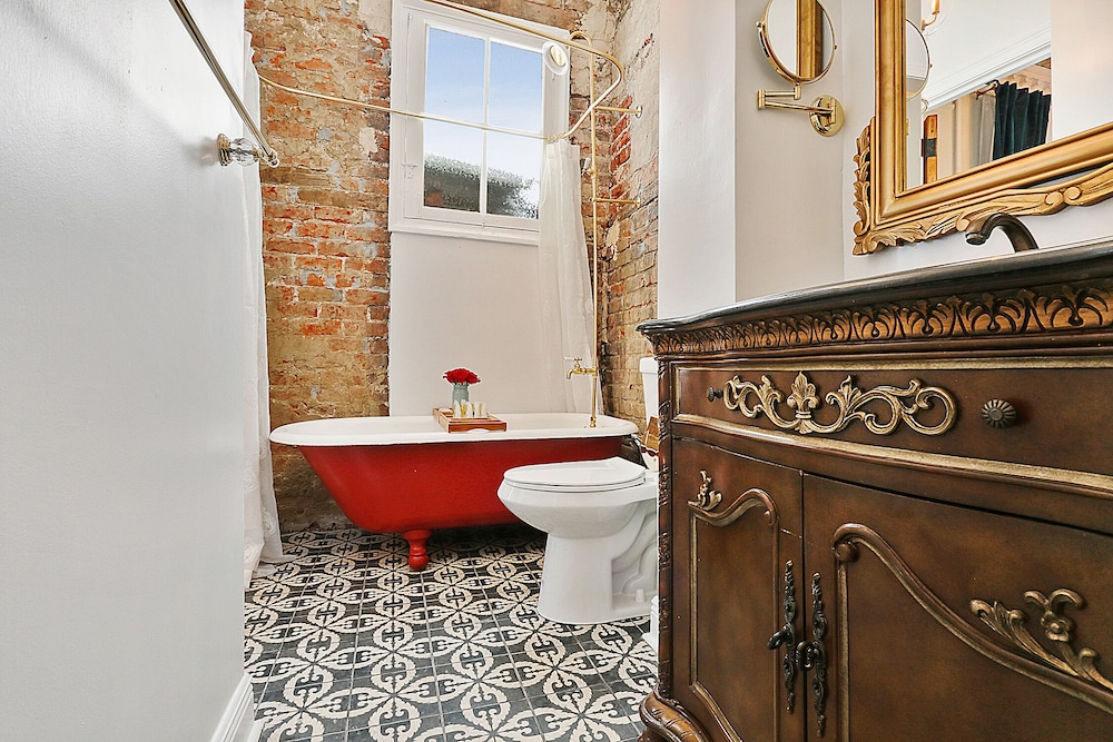 French Quarter Mansion 44/50