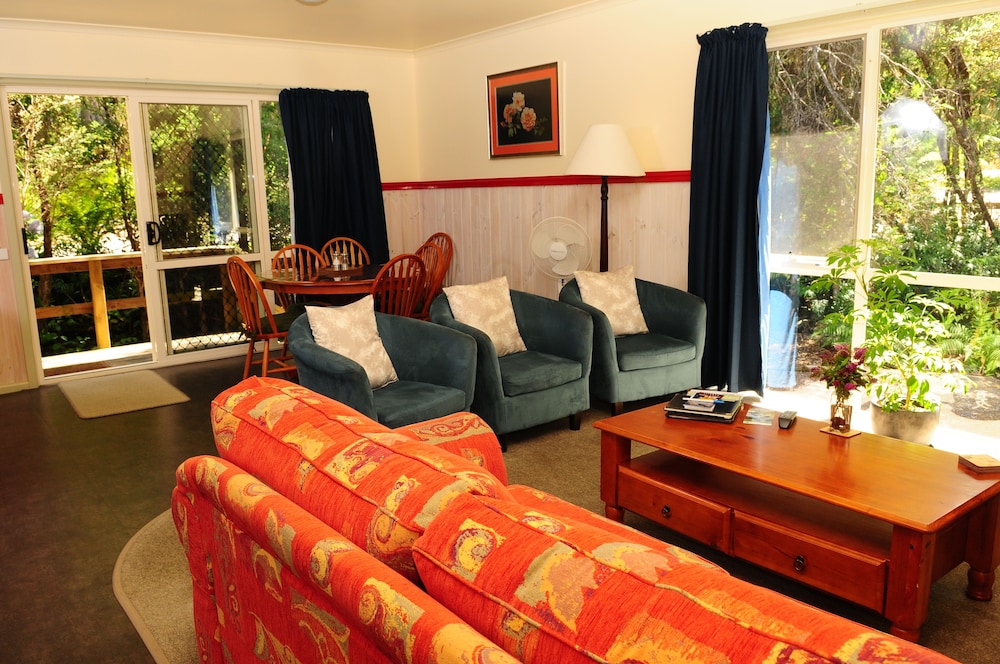 THE CRAYS ACCOMMODATION 17/46