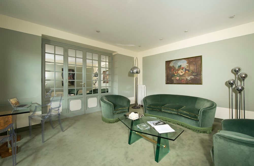 Hotel Gregoriana 37/54