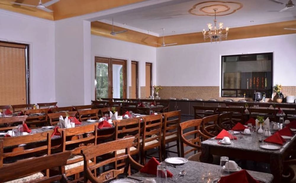 Udai Vilas Palace Bharatpur 14/18