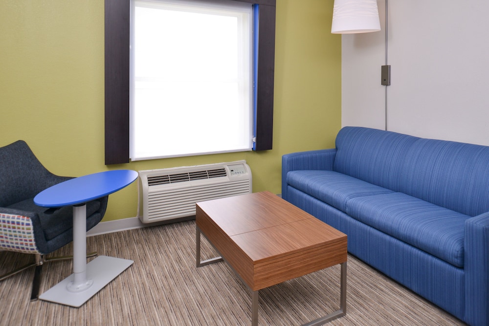 Holiday Inn Express & Suites Corpus Christi-N Padre Island 30/48