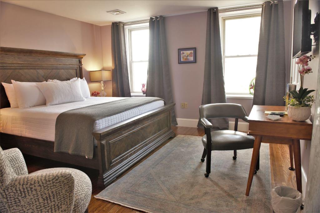 Suite, River View