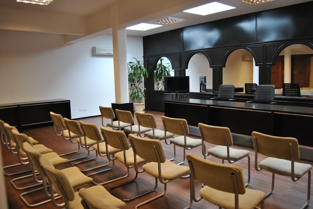 Iberia Hotel 52/64