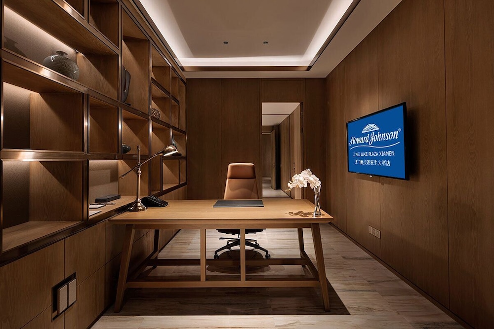 Howard Johnson by Wyndham Jimei Lake Plaza Xiamen 24/51