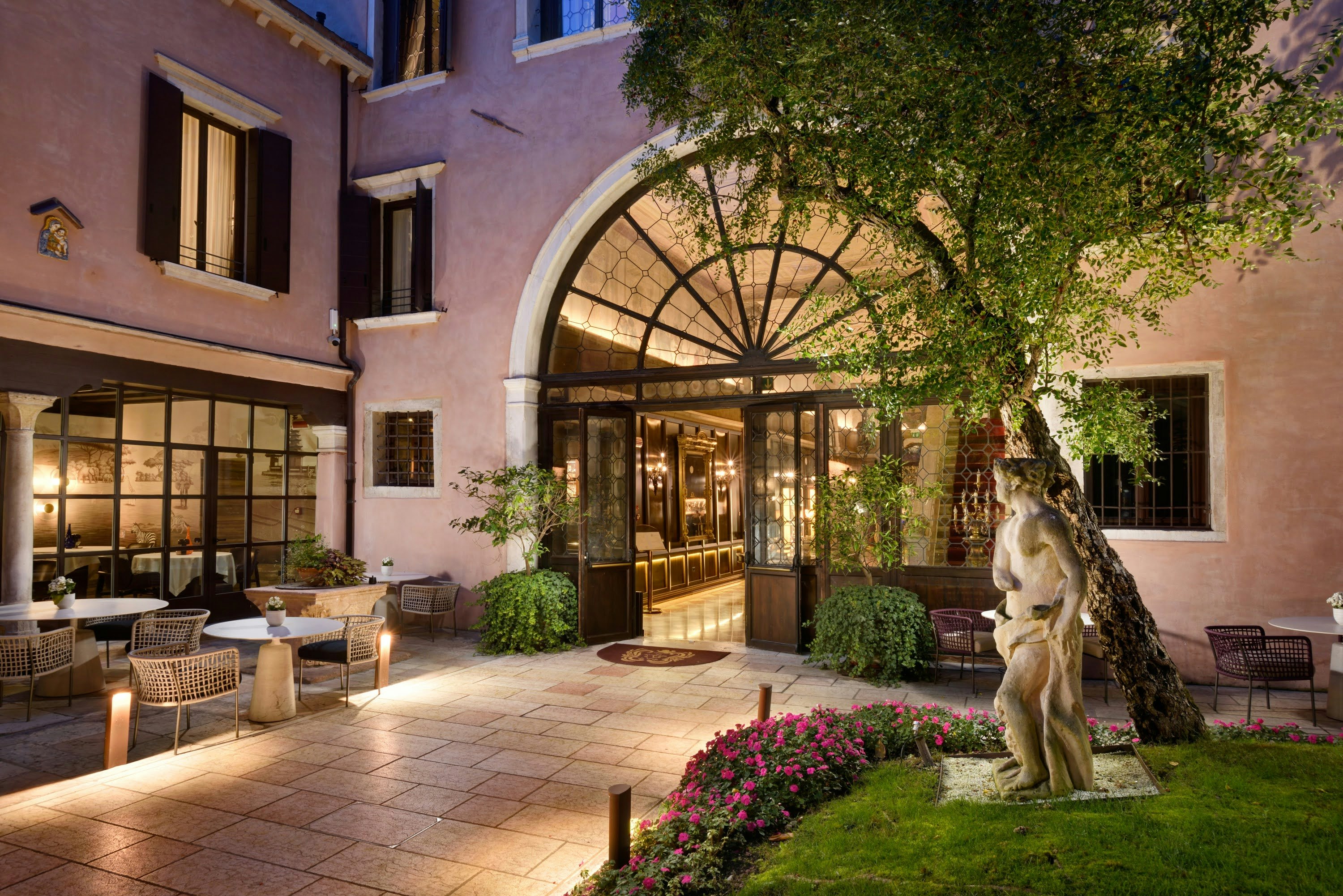 The Palazzo Venart Luxury Hotel 52/58