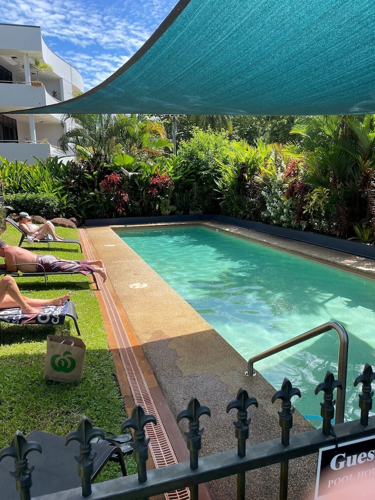The York Beachfront Holiday Apartments 56/61
