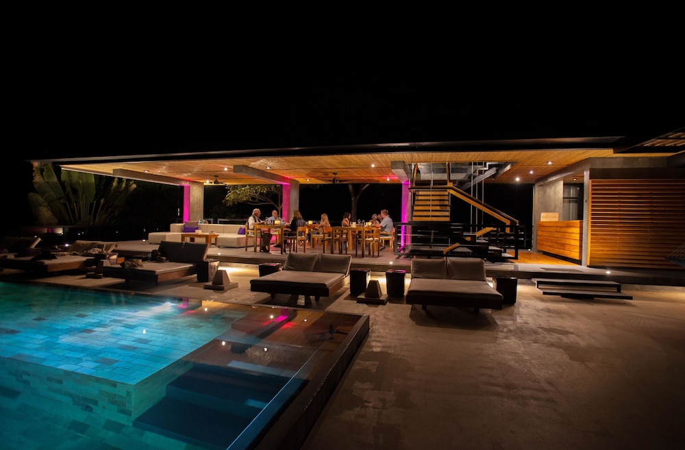 Kura Design Villas 68/75