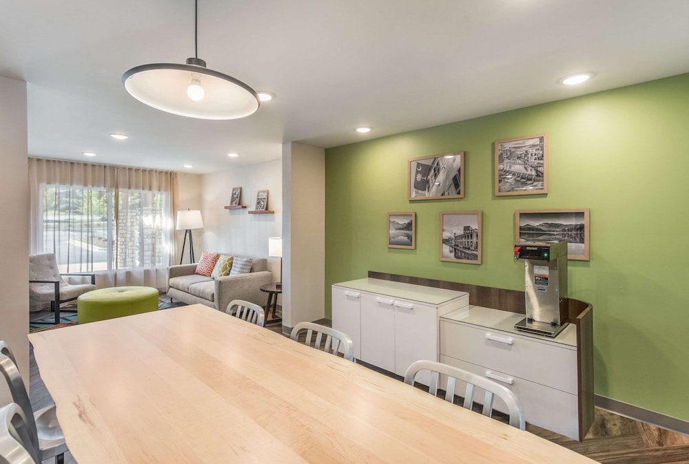 WoodSpring Suites Greenville Haywood Mall 24/33