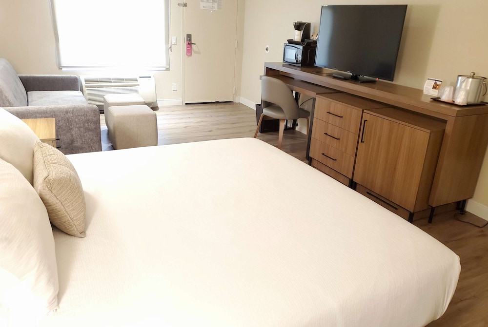 Wyndham Garden San Diego near SeaWorld 22/65