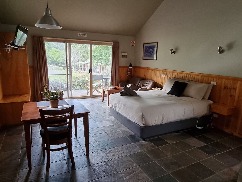 D'Altons Resort 19/50