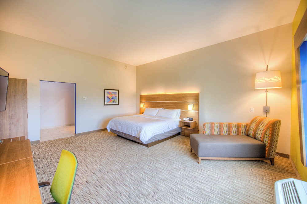 Holiday Inn Express & Suites Remington 20/49