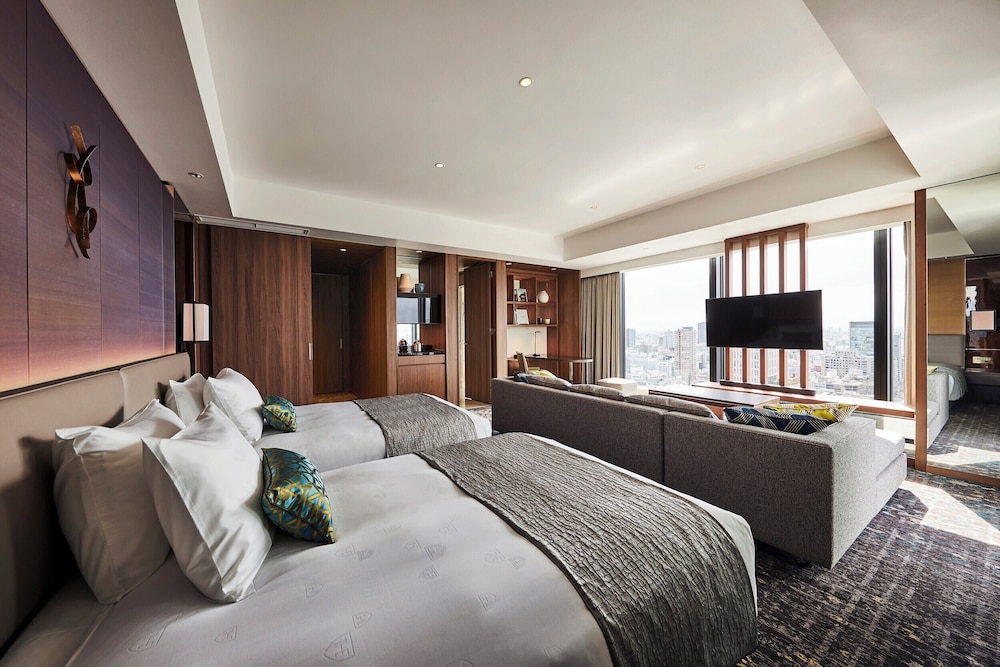 DELUXE, TWIN BEDS, EXECUTIVE LEVEL, LOUNGE ACCESS, CORNER