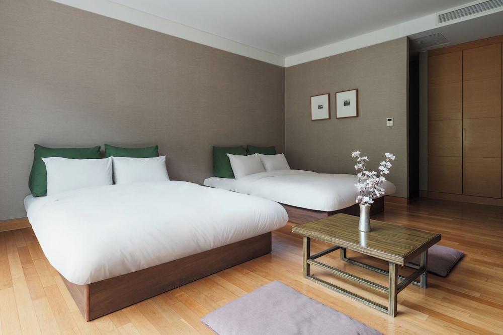 The Suites Hotel Namwon 24/75