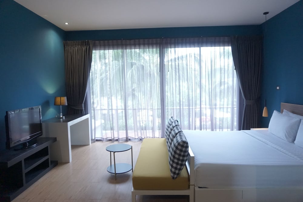THE SIGNATURE PHUKET RESORT AND RESTAURANT 35/70