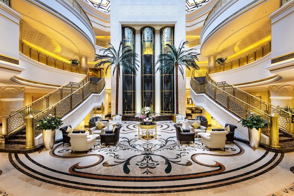 Ezdan Palace Hotel 57/59