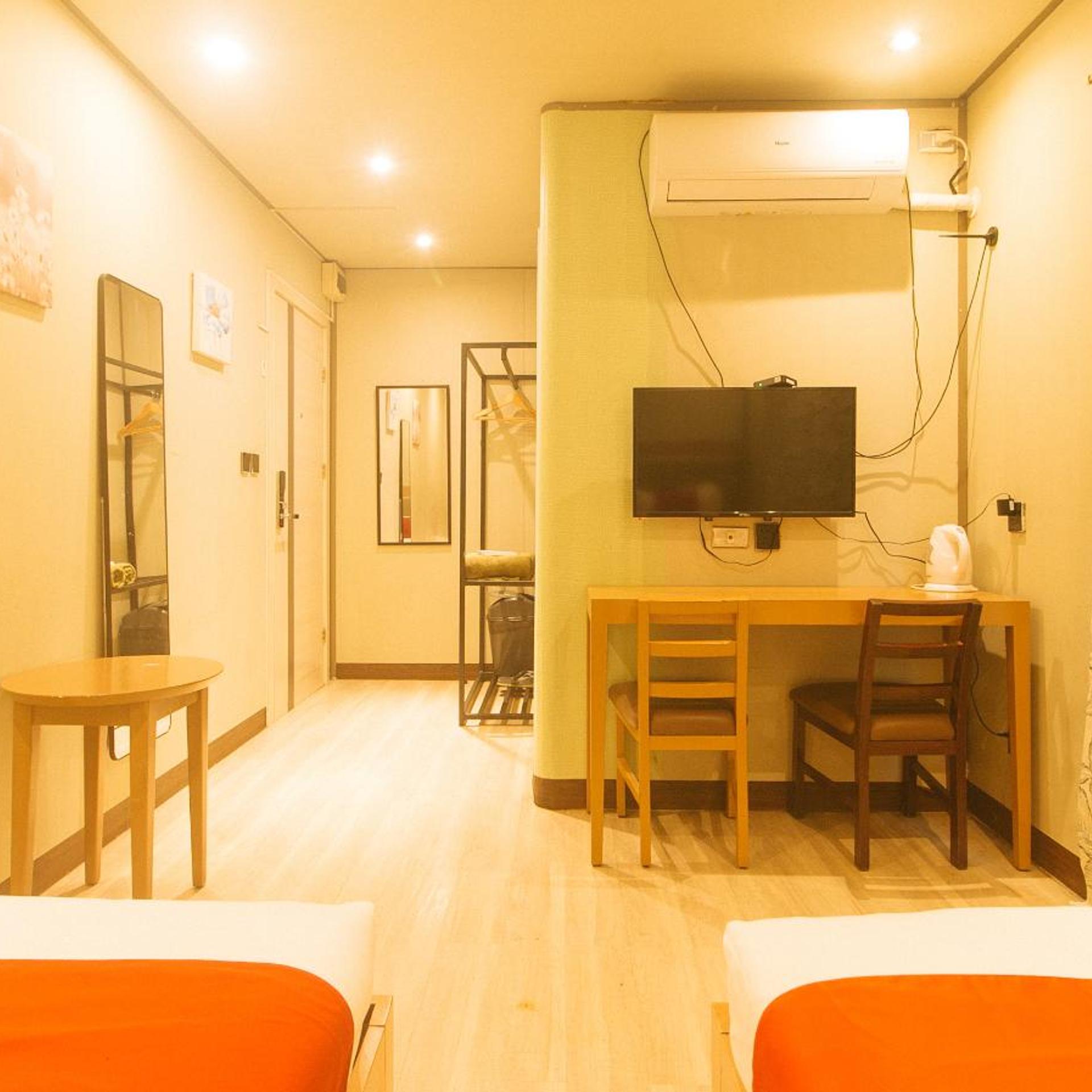 Reddoorz Plus As Fortuna Cebu 51/65