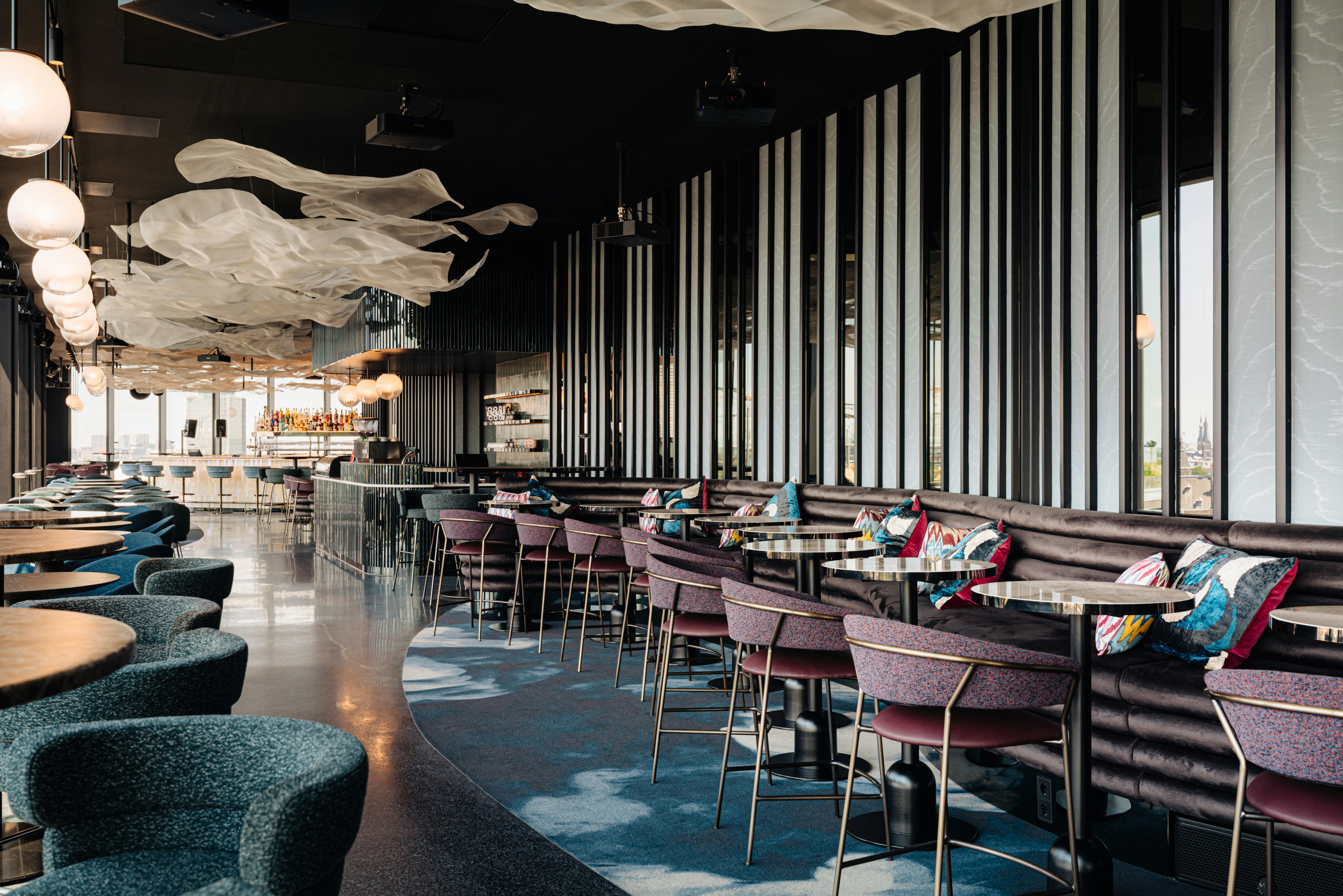 Doubletree By Hilton Amsterdam Centraal Station 54/88