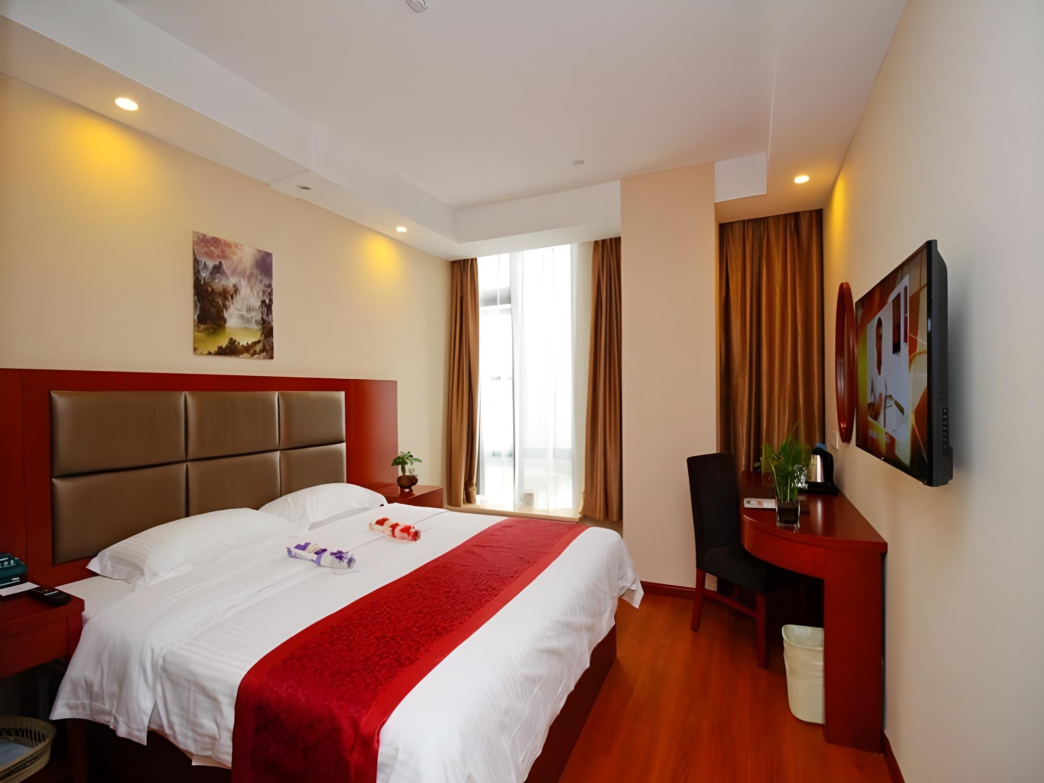 BUSINESS, QUEEN BED